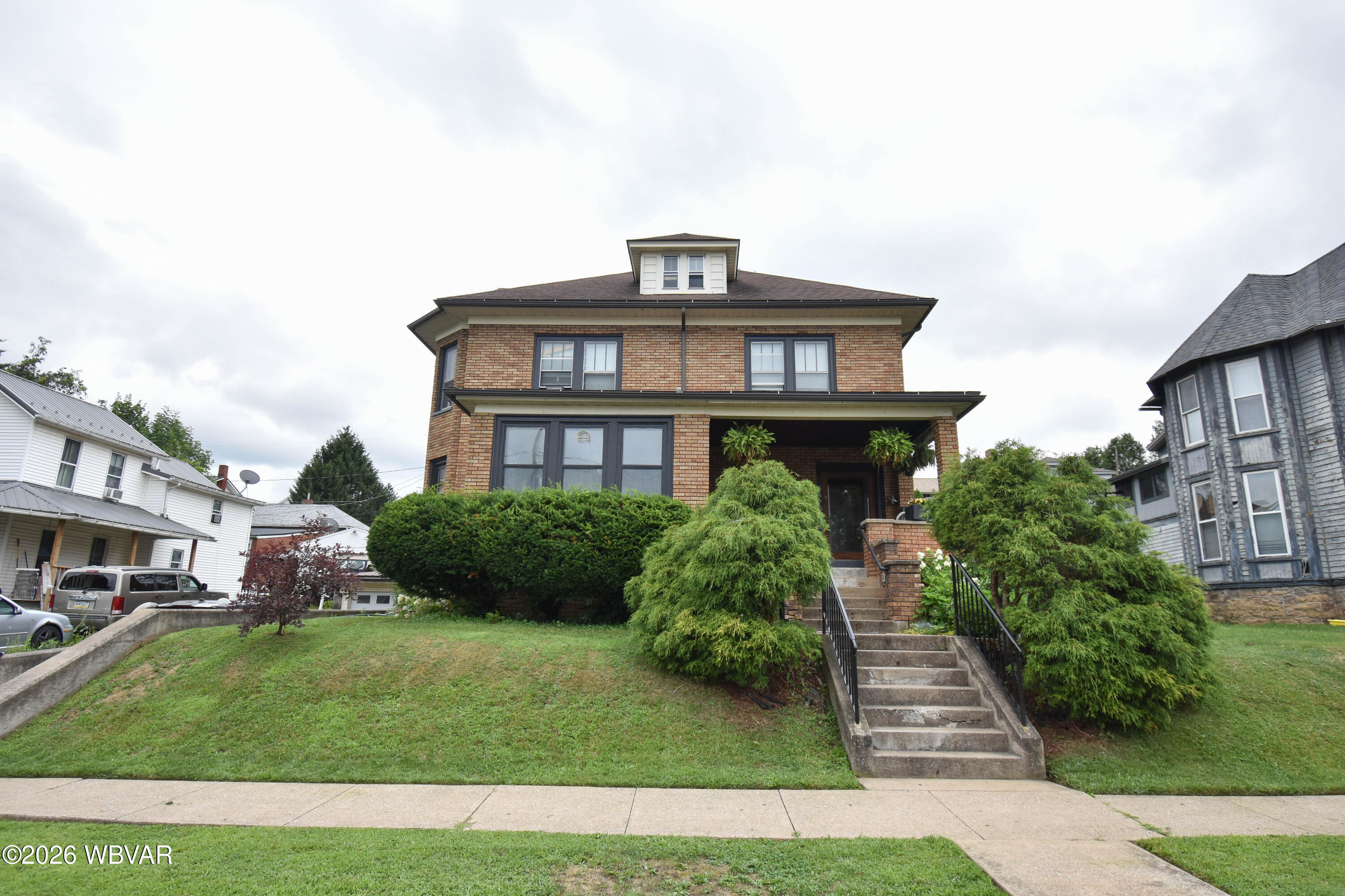 207 S Fairview Street — photo