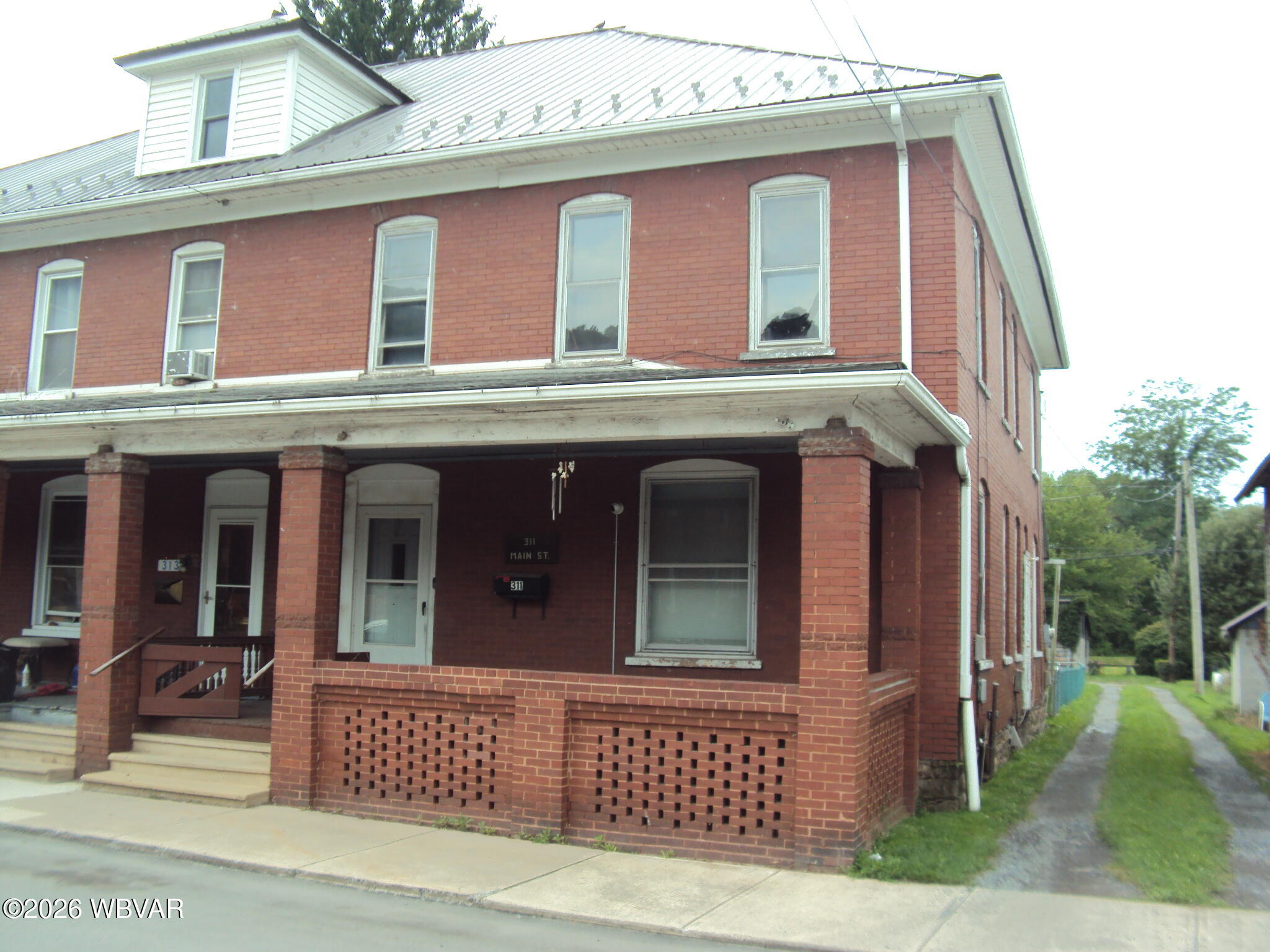 311 Main Street — photo