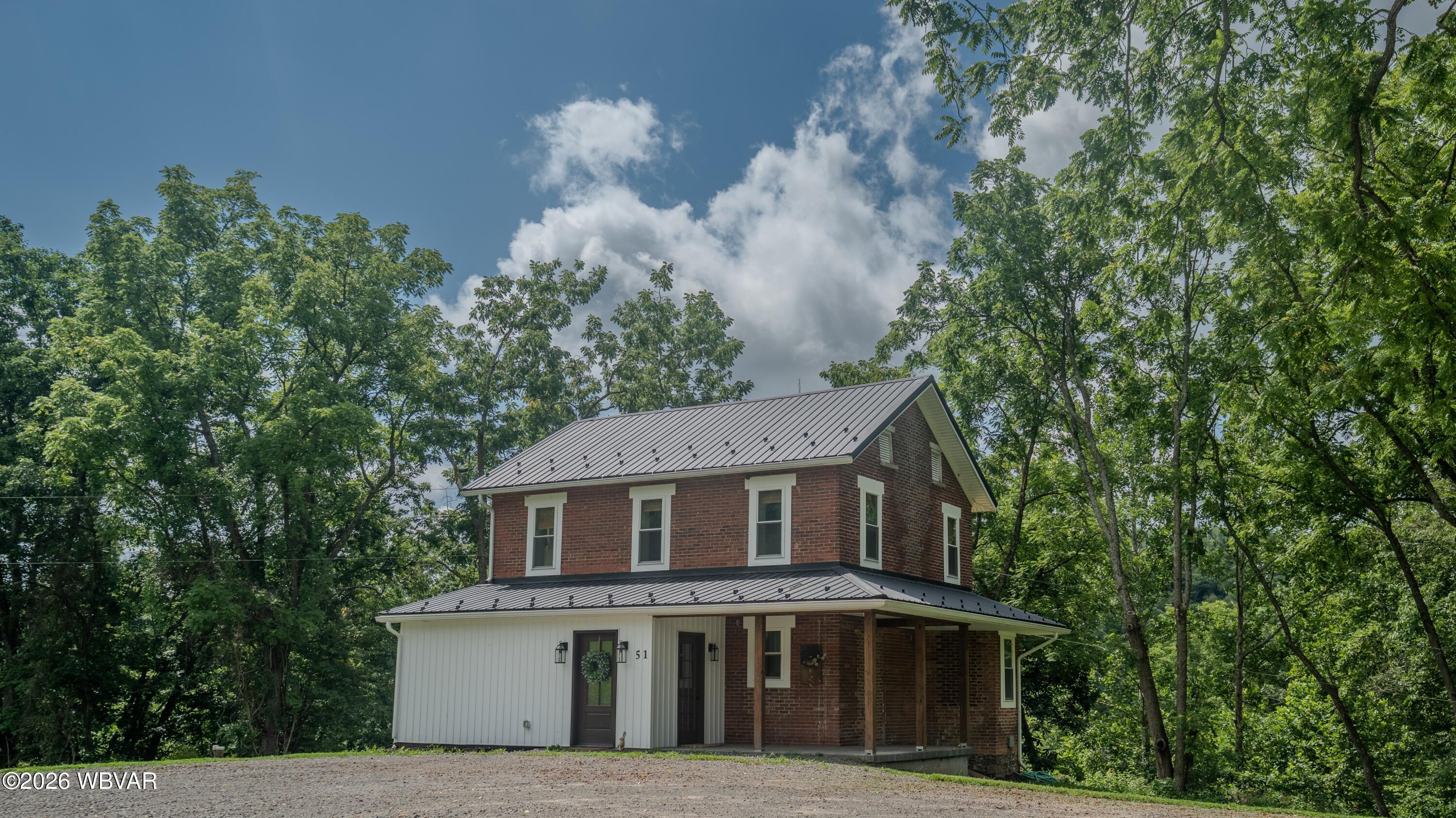 51 W Shoemaker Road — photo
