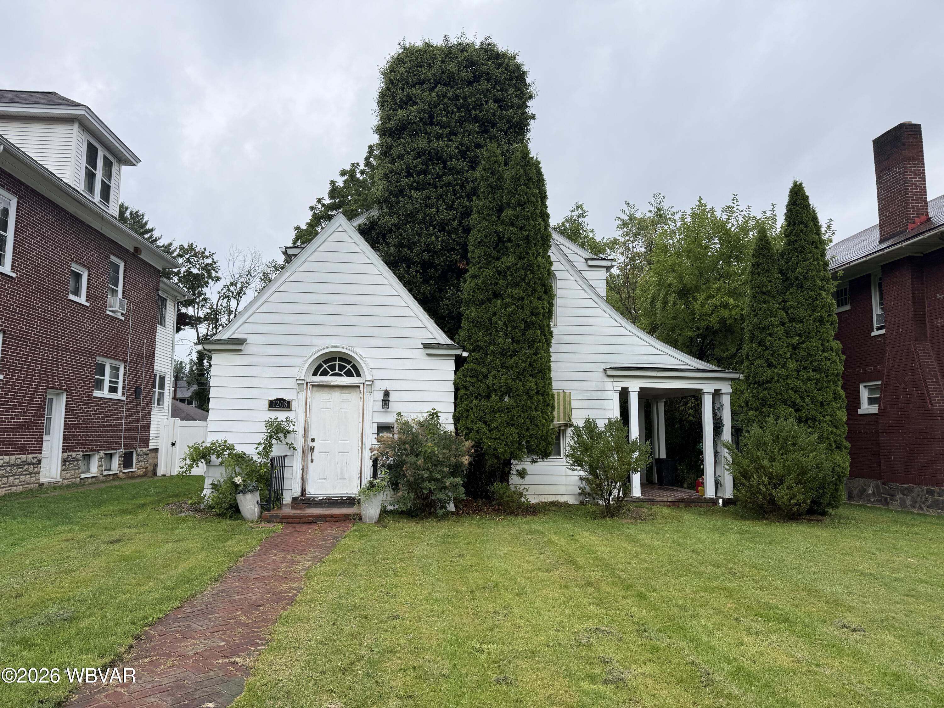 1208 Walnut Street — photo