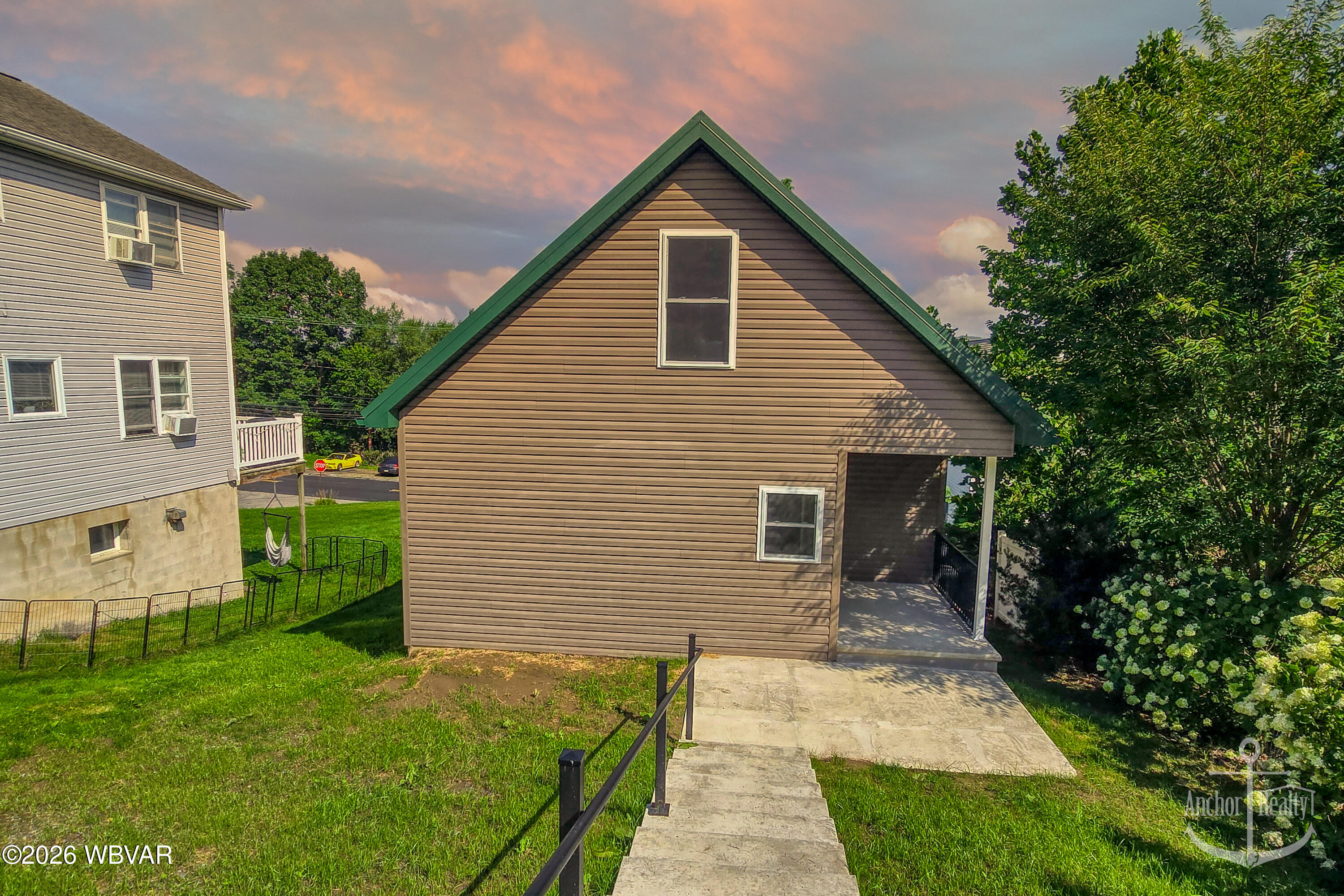 2227 Riverside Drive — photo