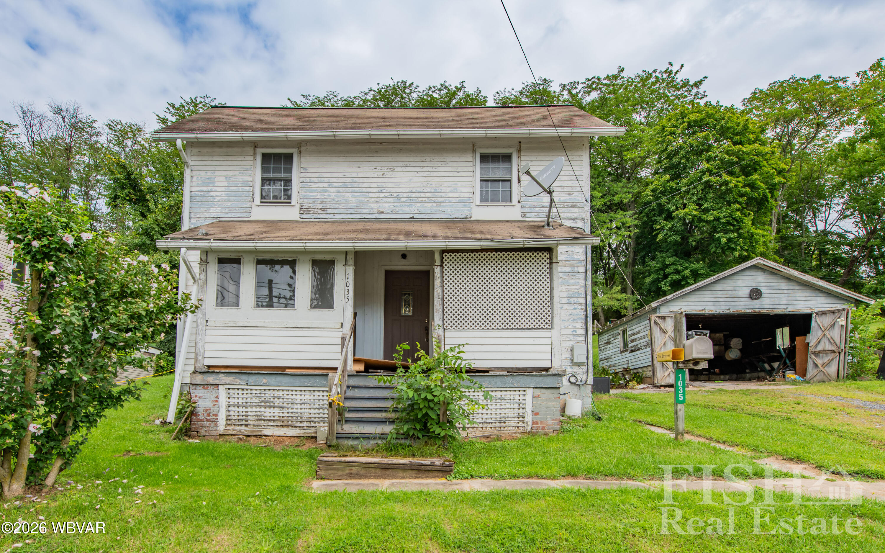 1035 W Fourth St — photo