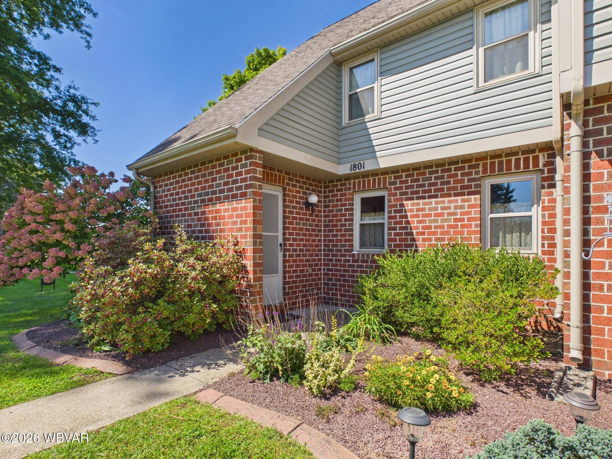 1801 Lincoln Drive — photo