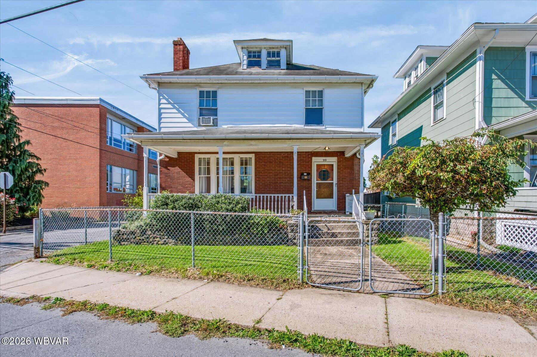 919 Penn Street — photo