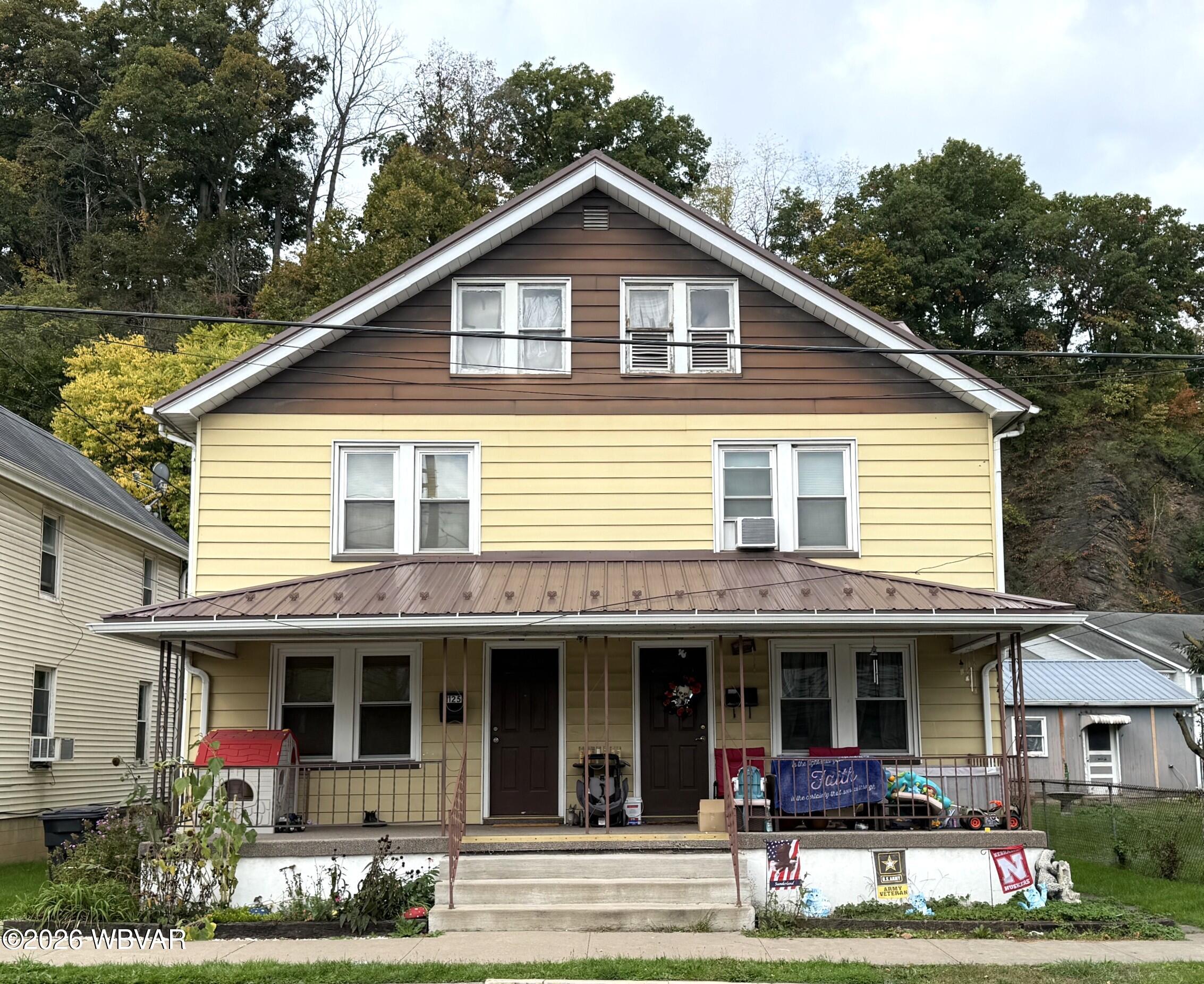 1125-1127 Dewey Avenue — photo