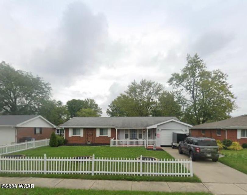 814 Mackenzie Drive — photo
