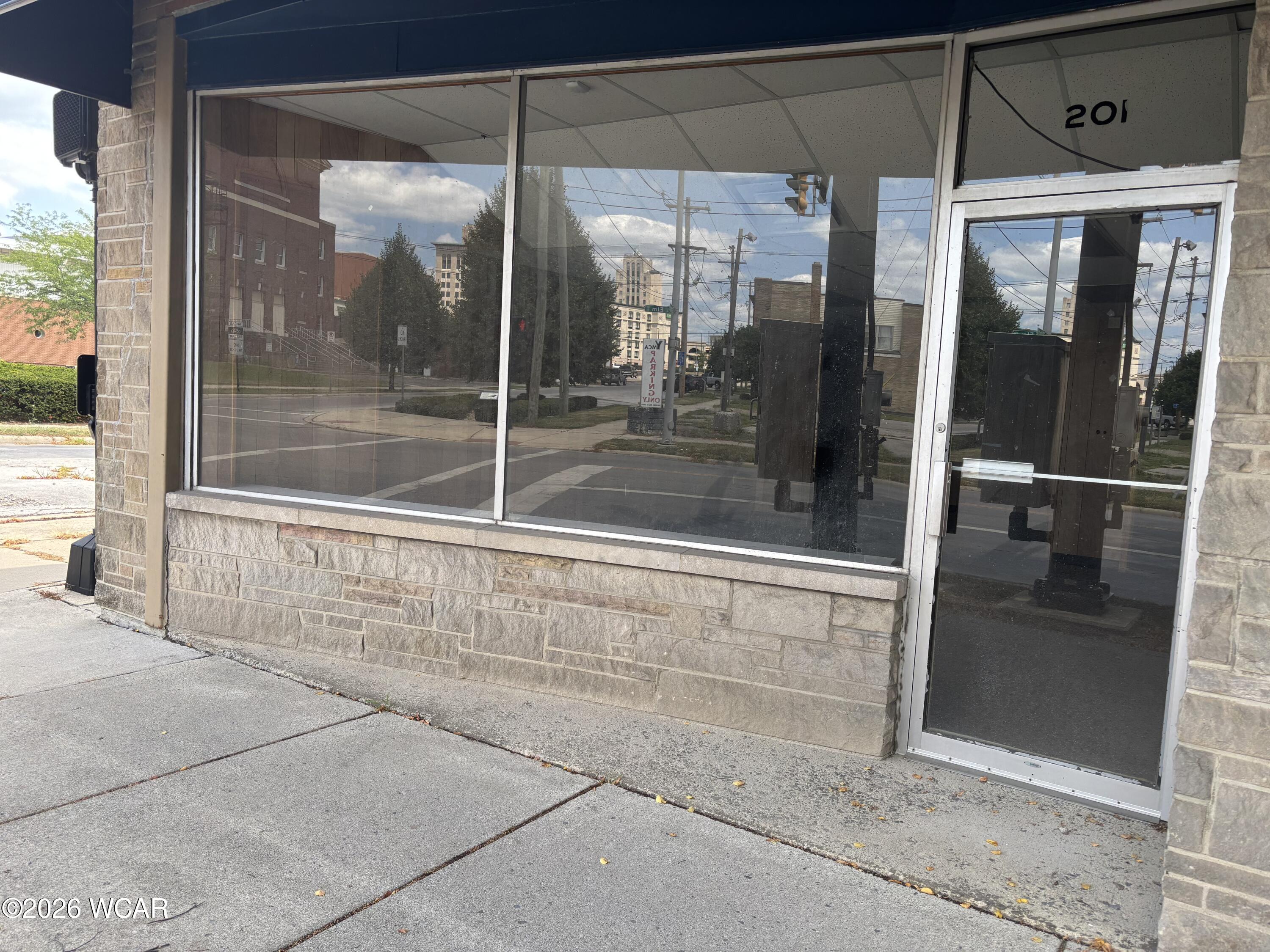 201 W Elm Street — photo