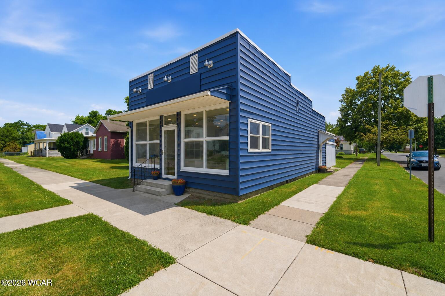 800 E Main Street — photo
