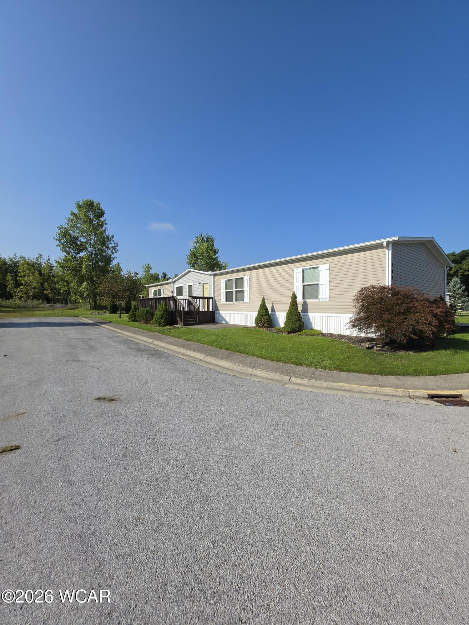 807 Lakeridge Drive — photo