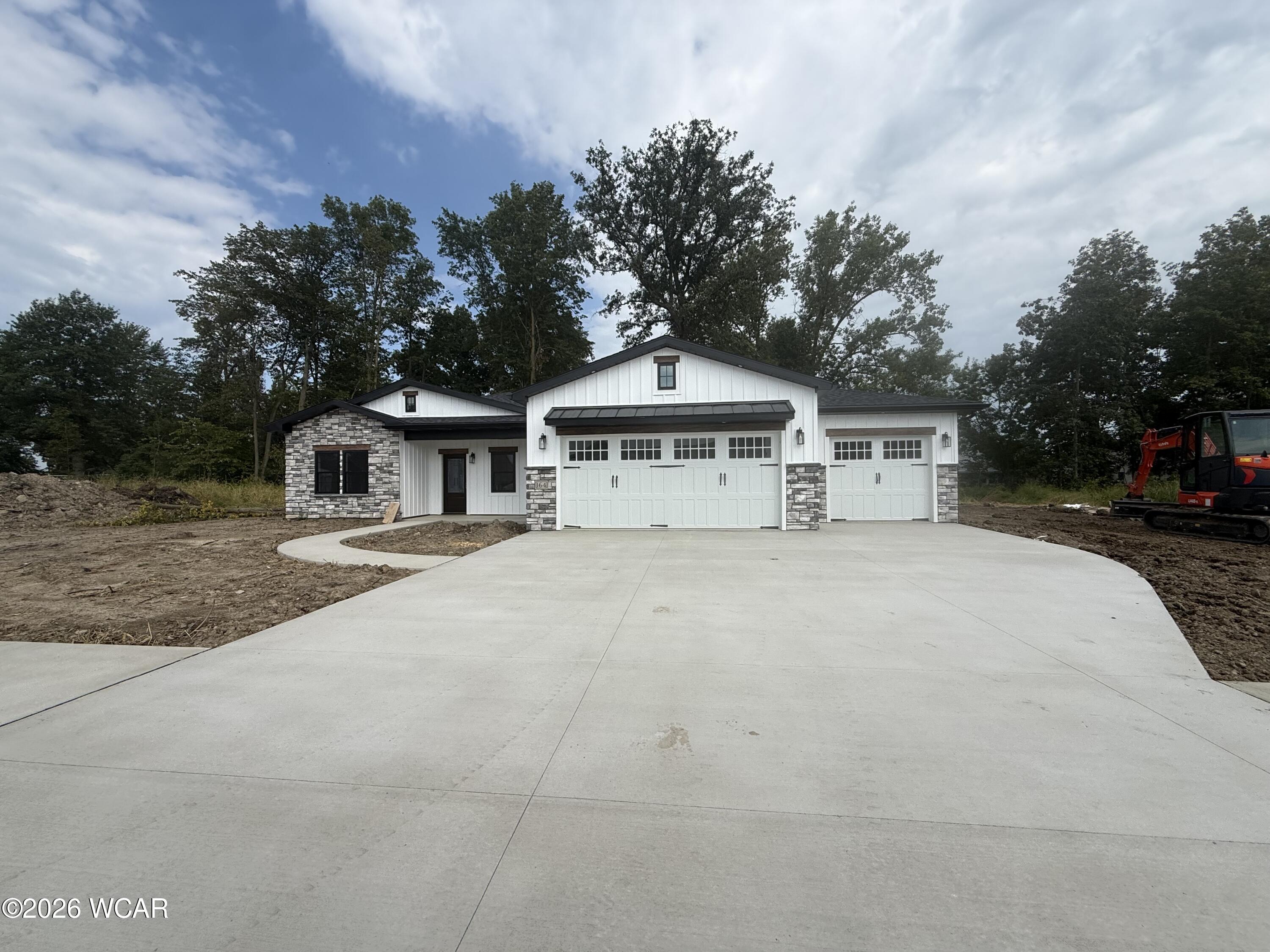 164 Dealey Drive — photo