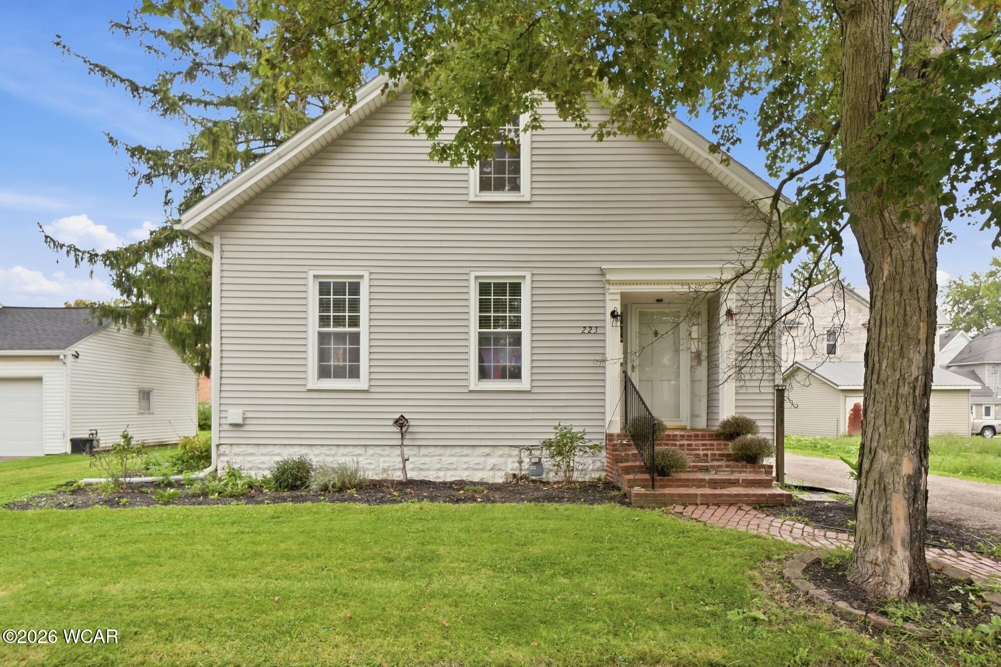 223 W Maple Avenue — photo