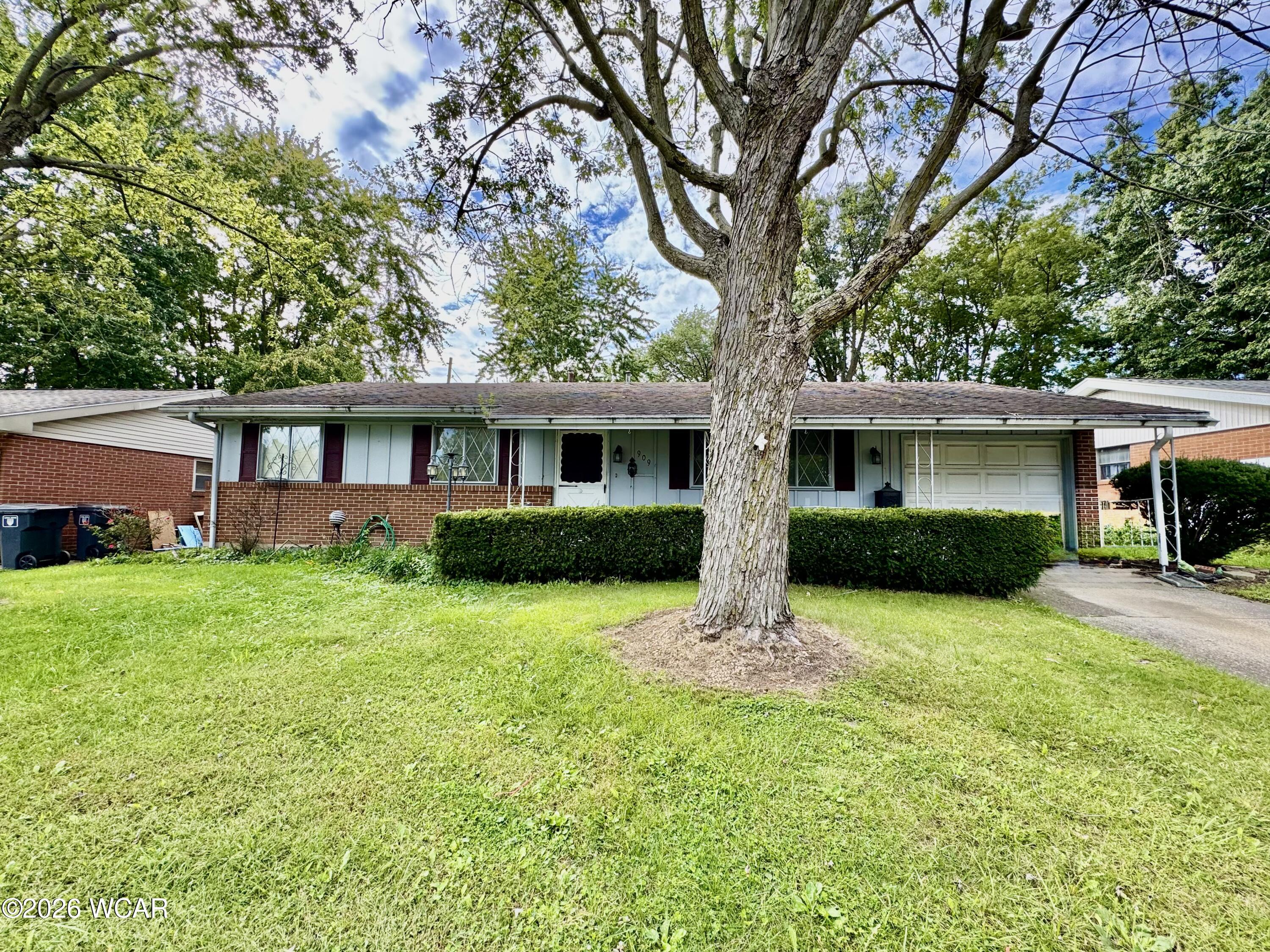 909 Crestwood Drive — photo