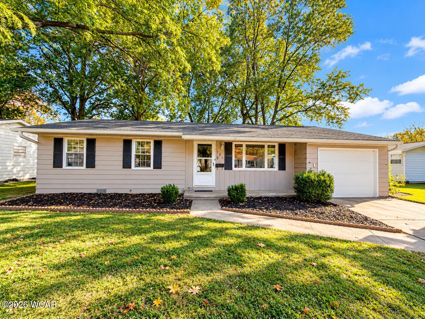 720 Maplewood Drive — photo