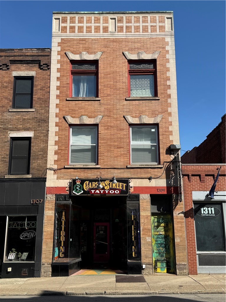 1309 E Carson St — photo
