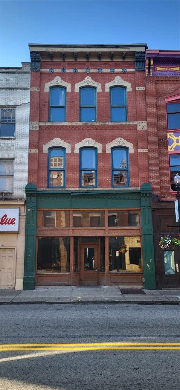 1306 E Carson St — photo