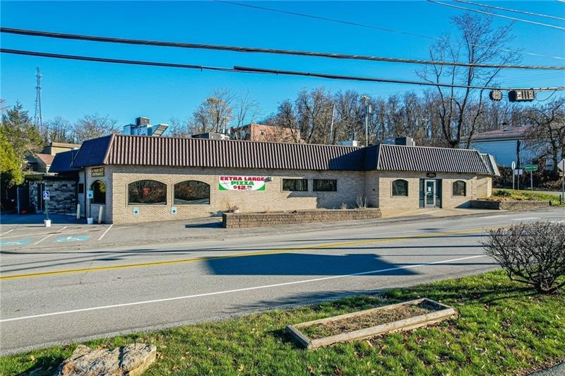 312 Center Rd — photo