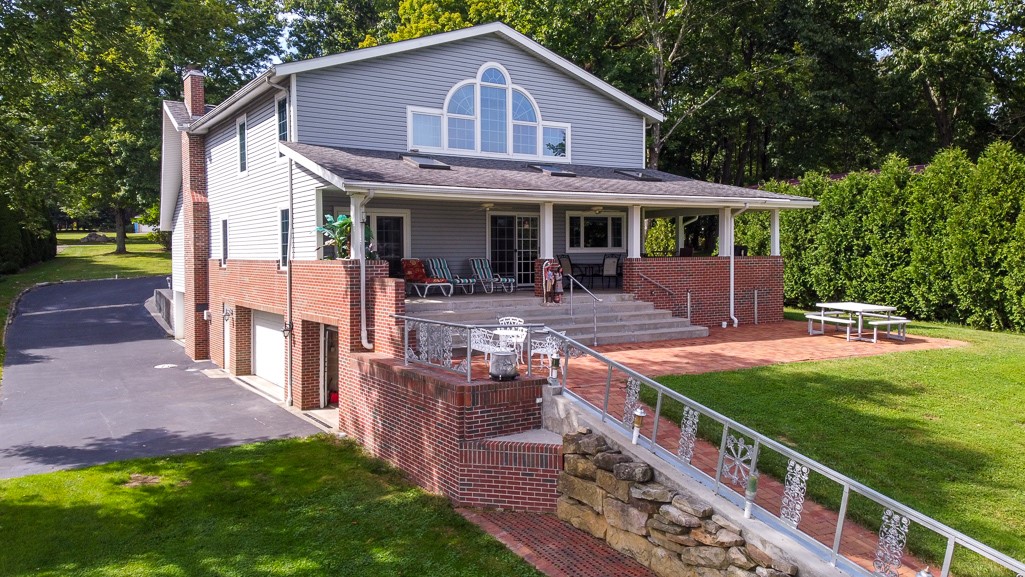 910 Latonka Drive — photo