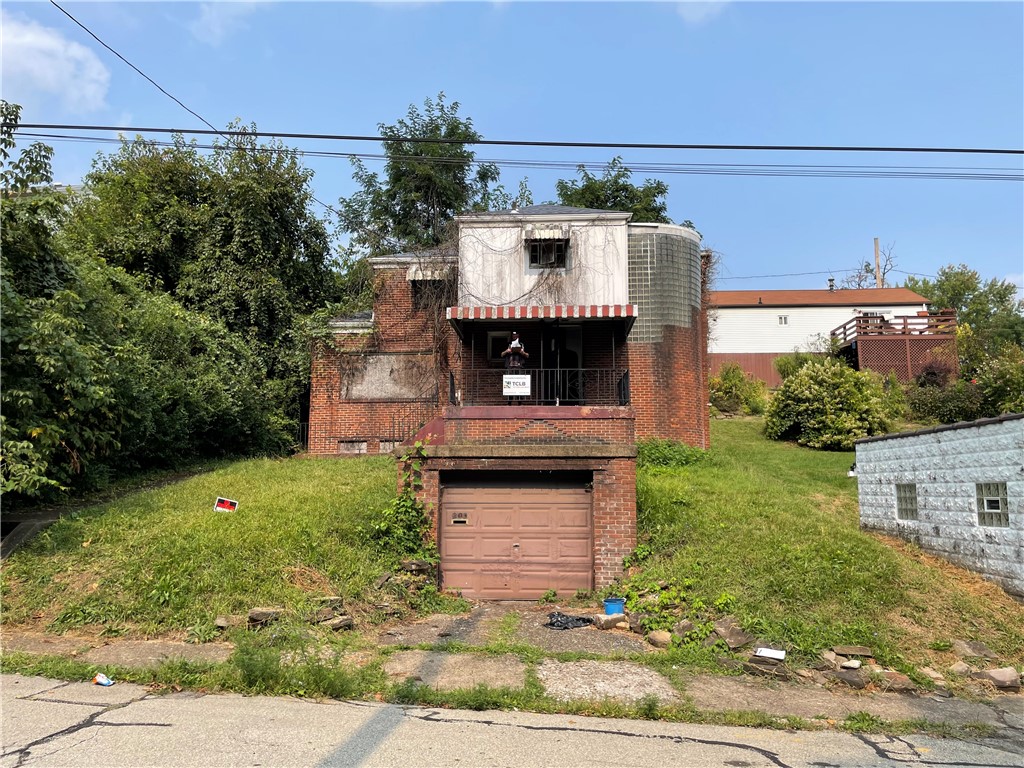 203 Elm St — photo