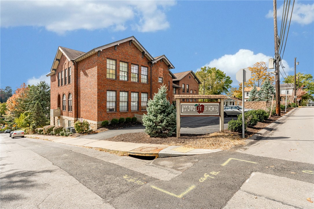 10 Walnut St 7 — photo