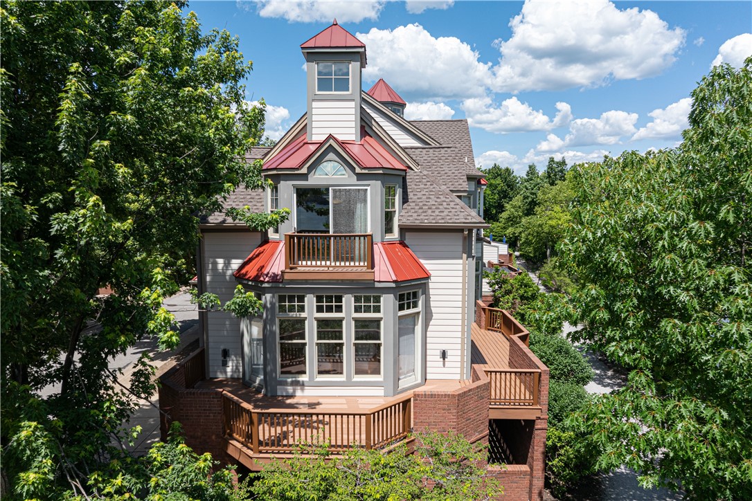 88 Waterfront Dr — photo