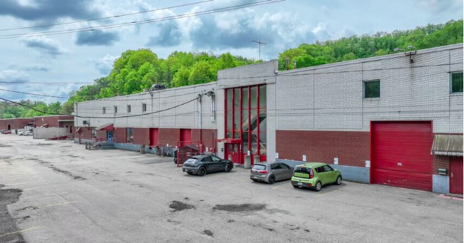 1020 W Saw Mill Run Blvd — photo