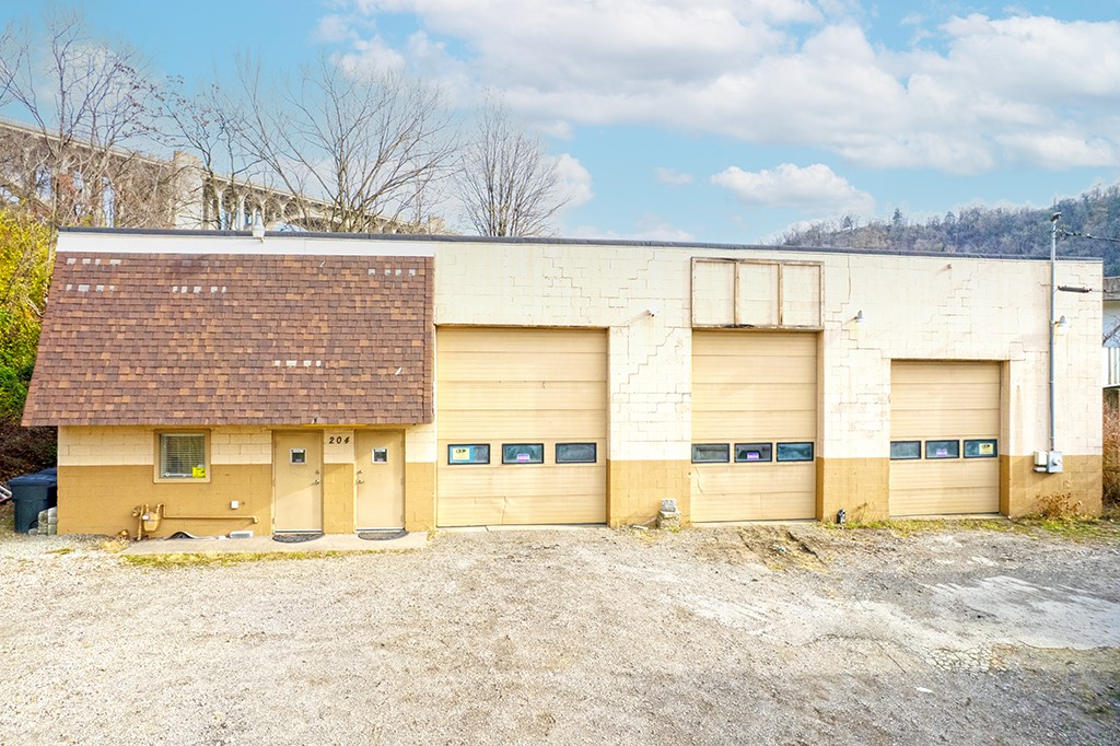 204 Main Street — photo