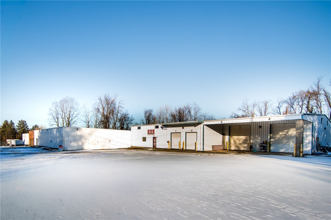 6675 Lincoln Highway West — photo
