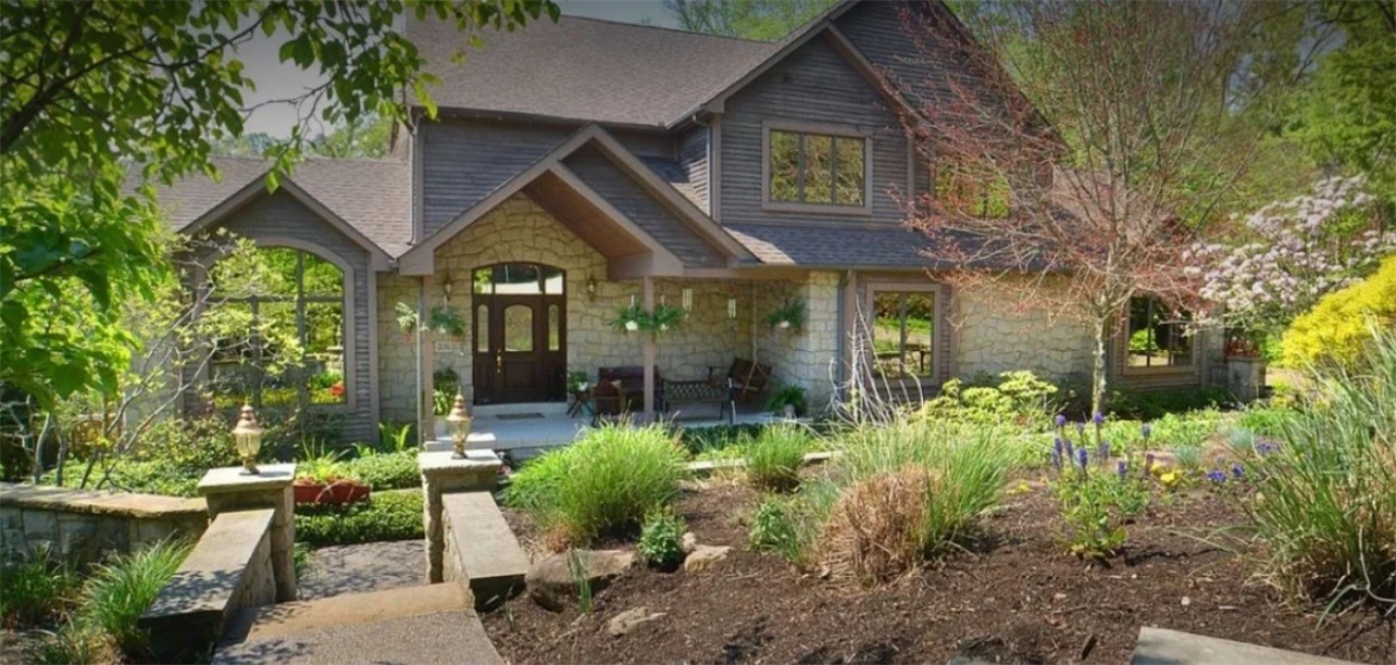 335 Red Oak Court Red Oak Court 335 — photo