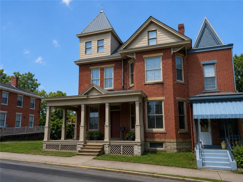 205 E High Street — photo
