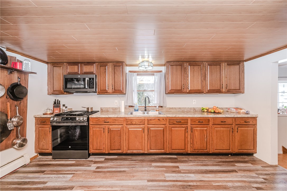 105 Orchard Ave/ 140 Church Aly — photo