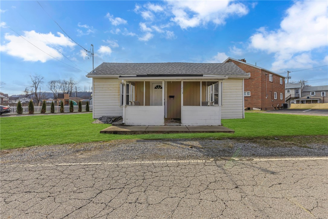 213 Maplewood Ave — photo