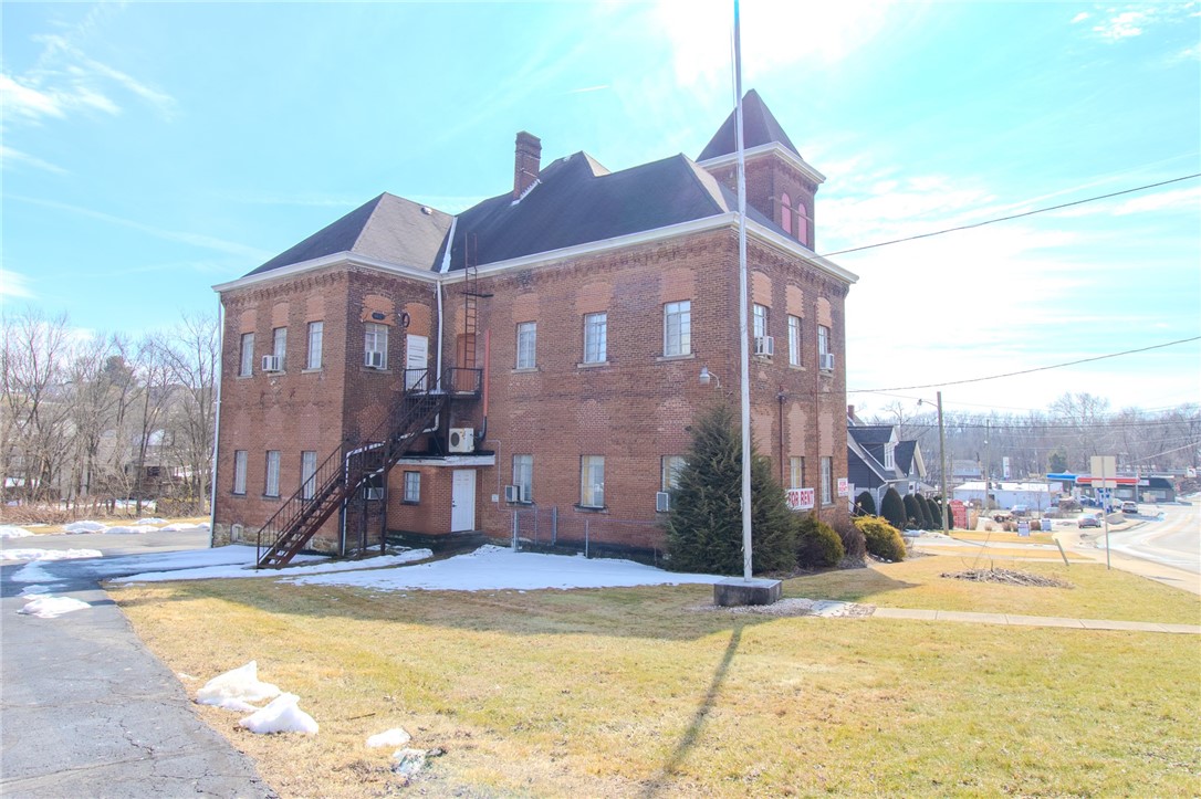 1006 Harrison City Export Road — photo