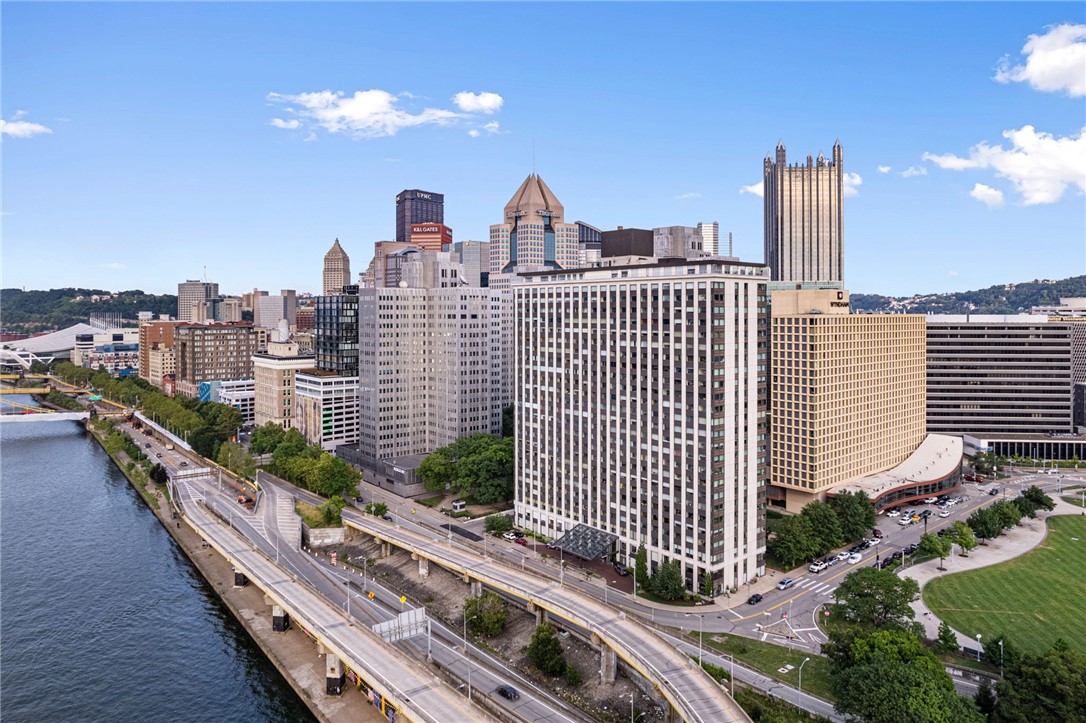 320 Fort Duquesne Blvd Unit 4F — photo