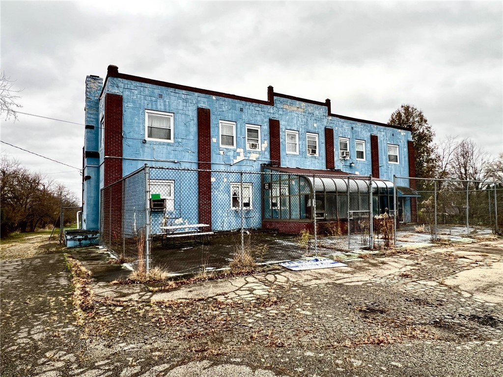 697 Vanderbilt Rd — photo