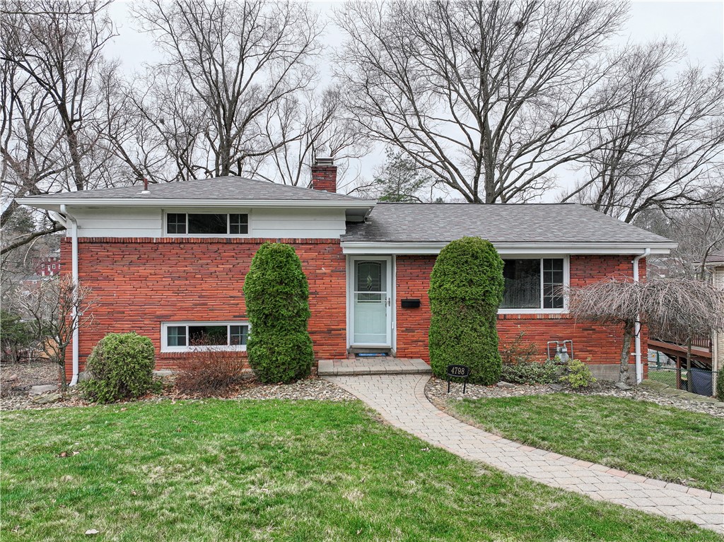 4798 Oakridge Dr. — photo
