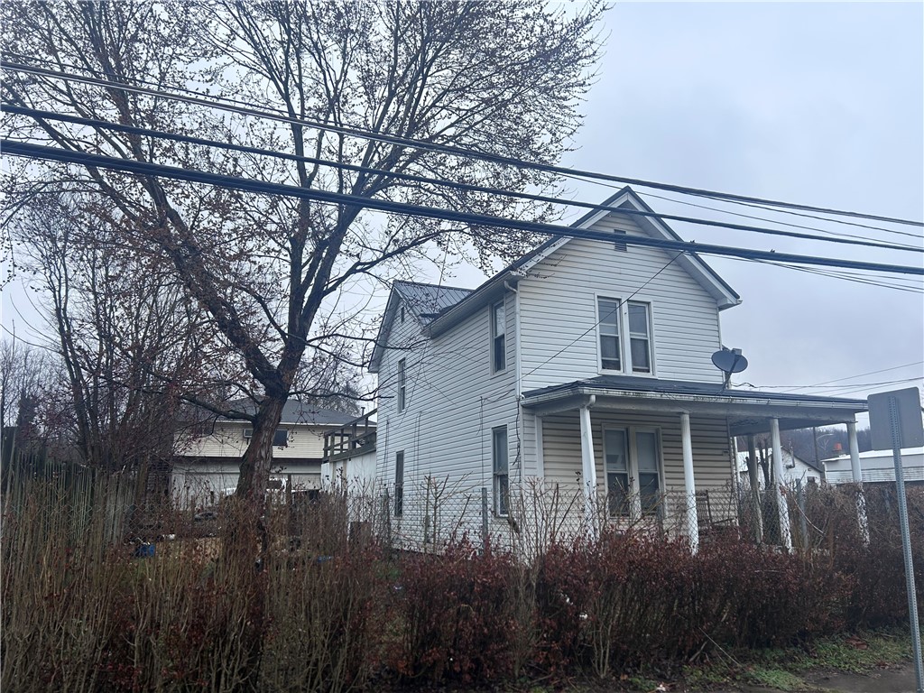 540 Center St — photo