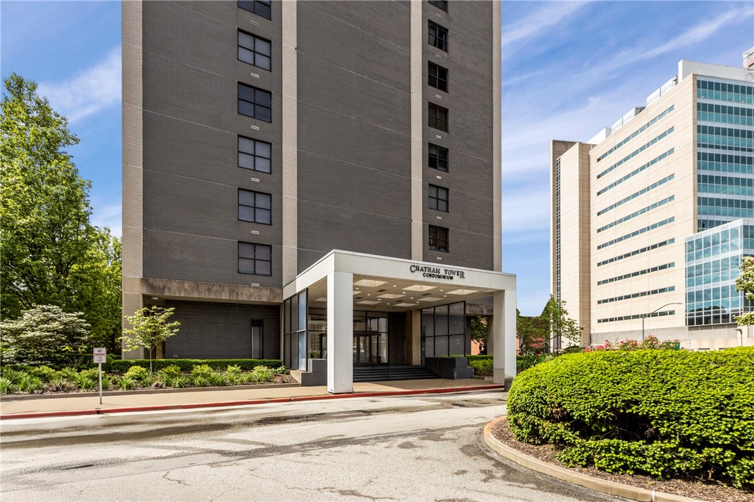 112 Washington Pl 16H — photo