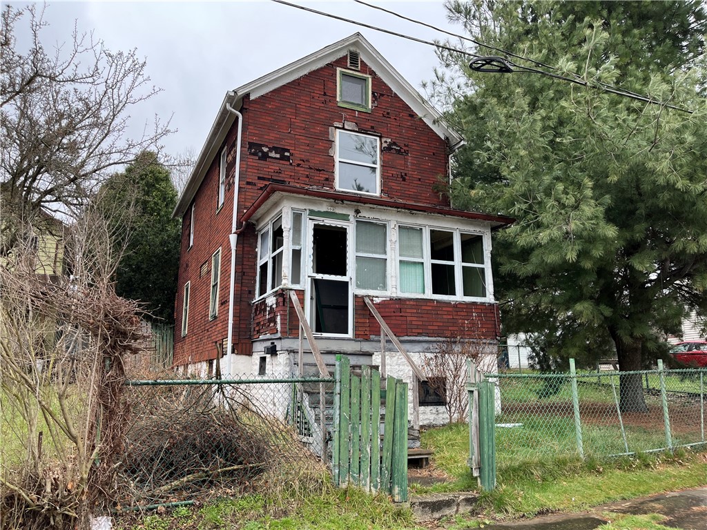 802 Wallis Ave — photo