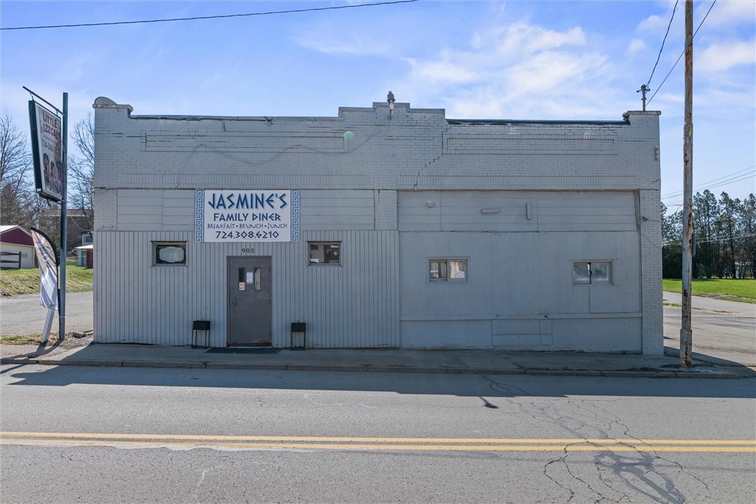 905 Roemer Blvd — photo