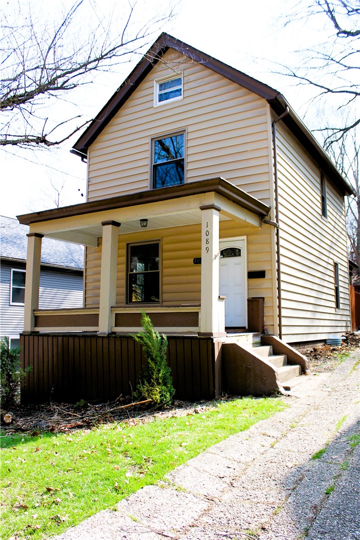 1089 Main Street — photo
