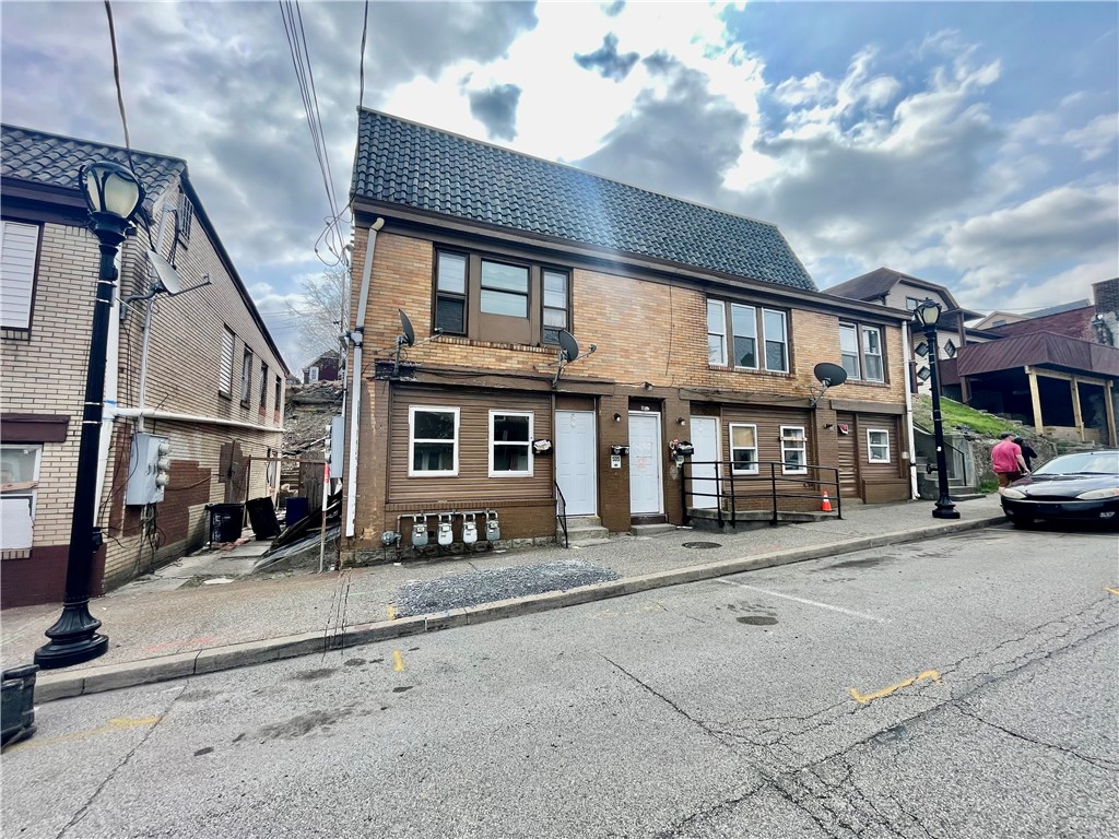 499-509 Brownsville Rd — photo