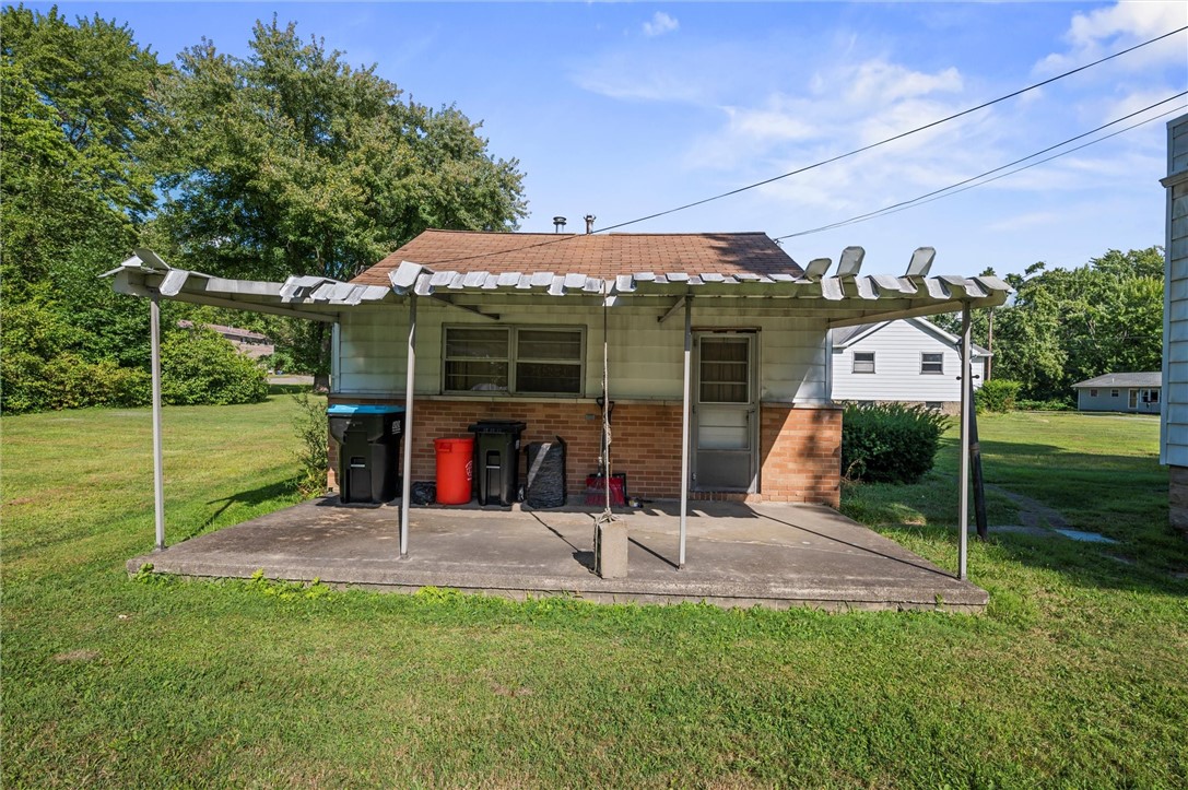 2119 Woodbine Dr — photo