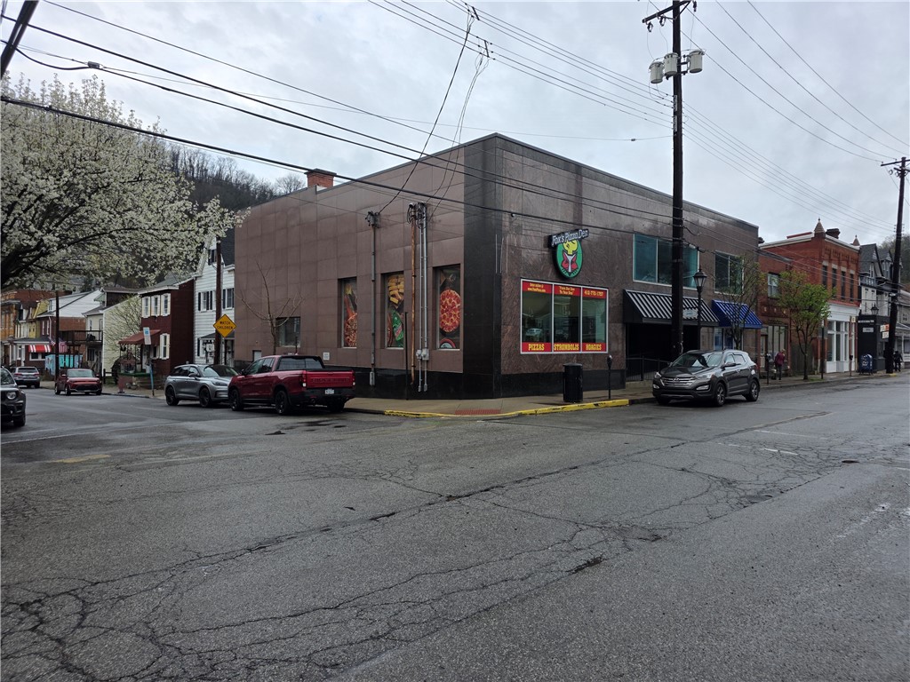 401 Grant Ave — photo