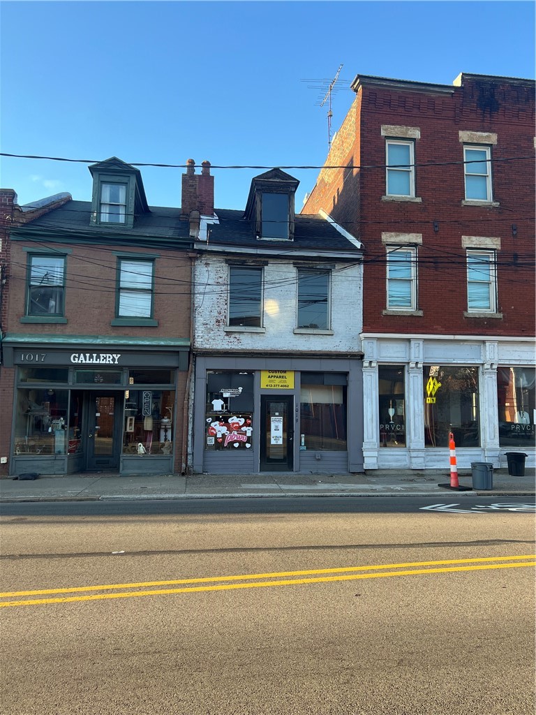 1019 E Carson St — photo