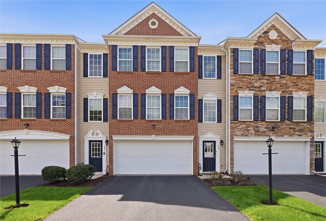 242 Grace Manor Dr — photo