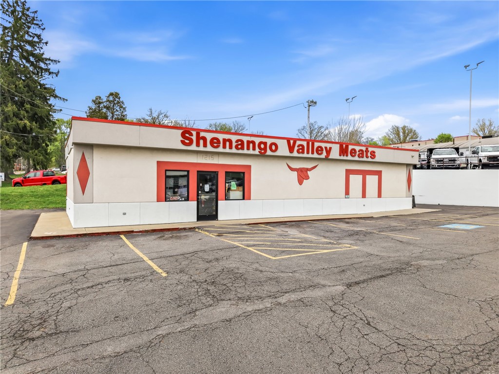 1215 E State St — photo