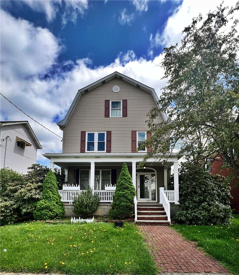 229 S Stewart St — photo