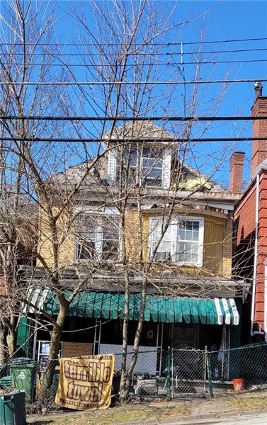 1317 Center St — photo
