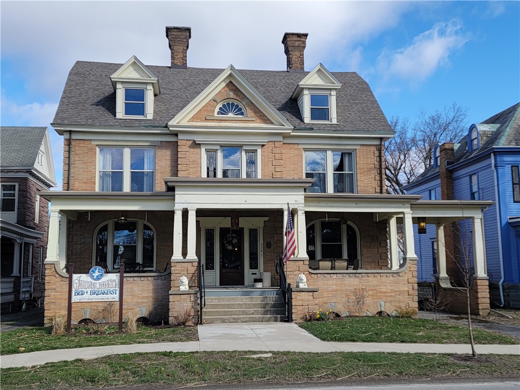 308 W Mahoning St — photo