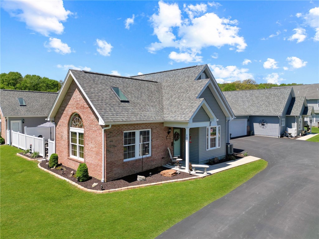 105 White Fox Ct — photo